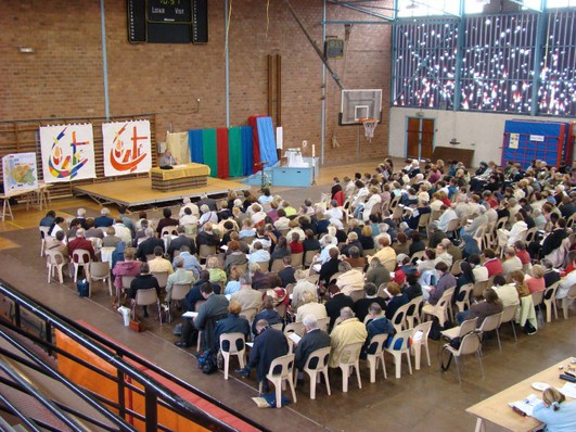 Au moins 330 personnes dans la salle des sports de Marly