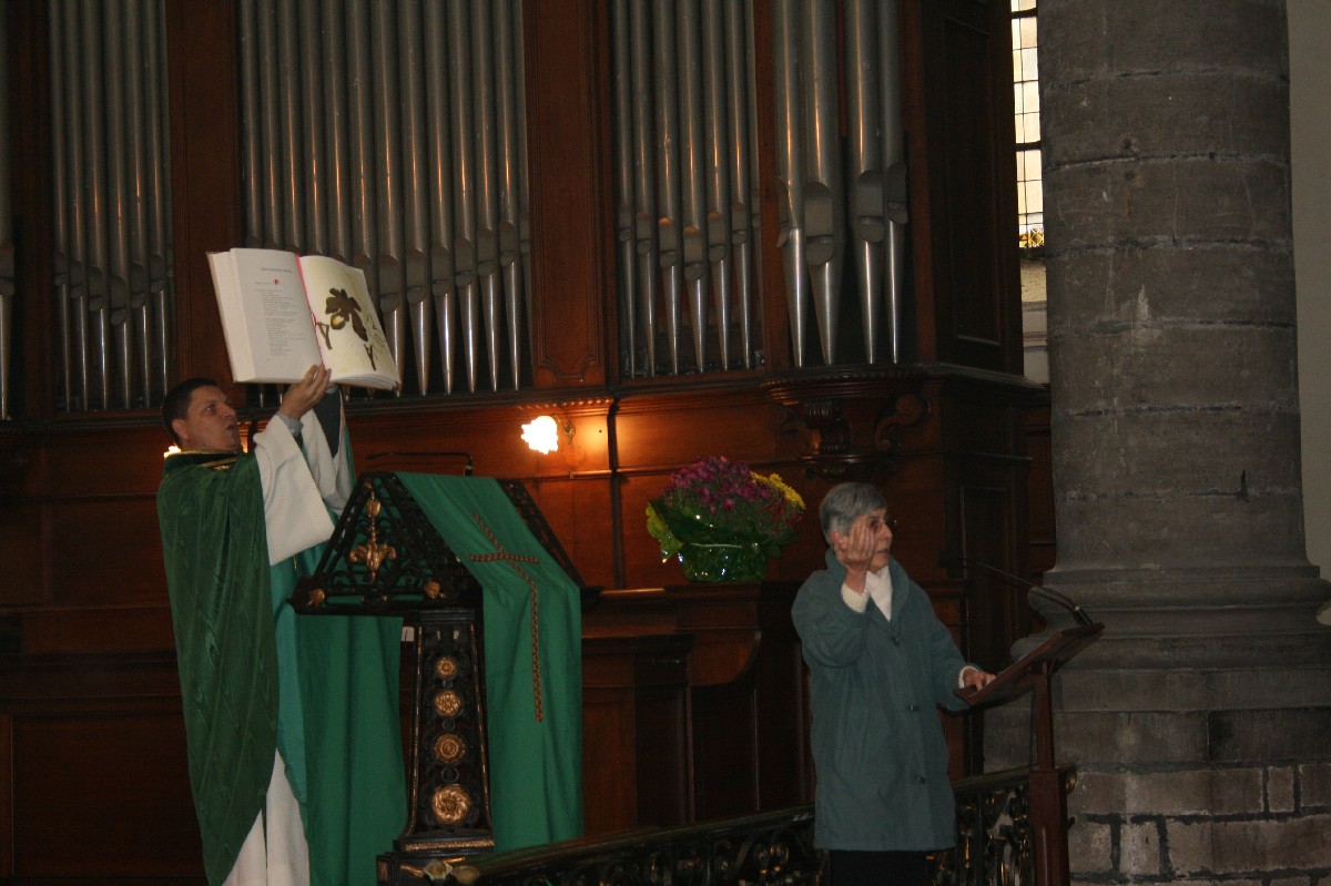 Proclamation de l'Evangile - C'est à Douai que William ALLEN entreprit la traduction de la Bible