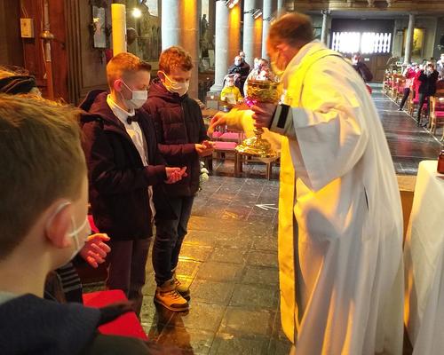 2020-02-13 1ères communions à Maroilles 45