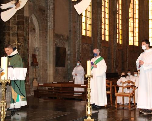 2101_Entrée en Eglise 33