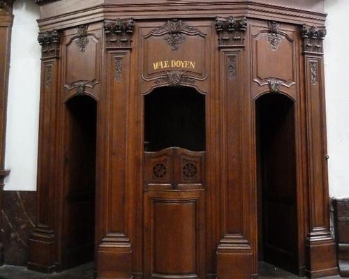St-Pierre-Douai-confessionnal