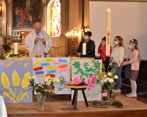 2021-04-24 premières communions à Landrecies 2 41