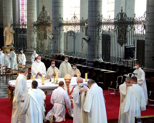 2104_Ordinations au diaconat permanent 83