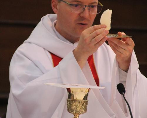Voici l'Agneau de Dieu, qui enlève le péché du mon