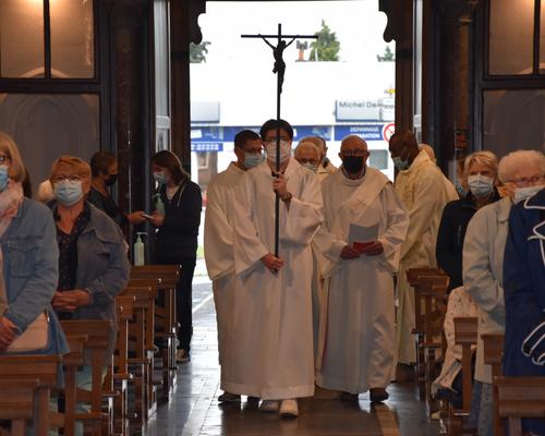 20210625 MESSE DEPART ABBE GUINET PROCESSION ENTRE