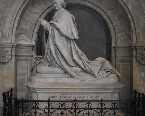 Mgr_Regnier_monument_funeraire_(1)