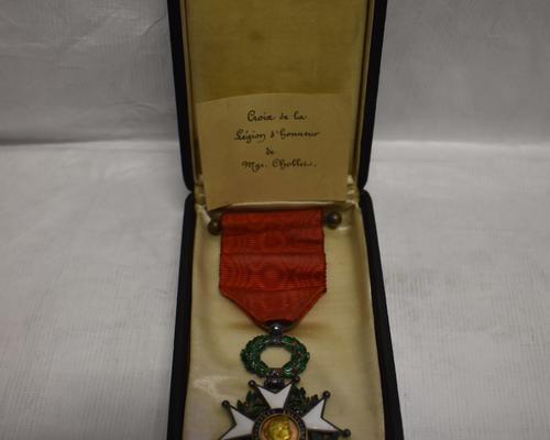 Mgr_Chollet_legion_honneur_(1)