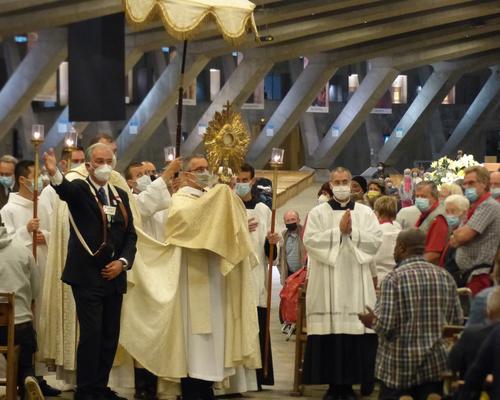 20210818-procession-eucharistique 5
