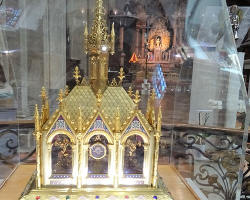 Reliques Ste Thérèse Cath 2021 09 21 (2)