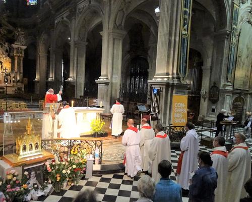 Reliques Ste Thérèse Cath 2021 09 21 (17)