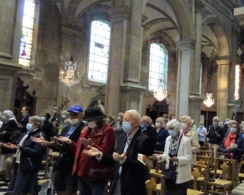 Reliques Ste Thérèse Cath 2021 09 21 (21)