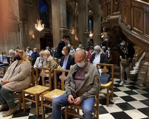 Reliques Ste Thérèse Cath 2021 09 21 (33)