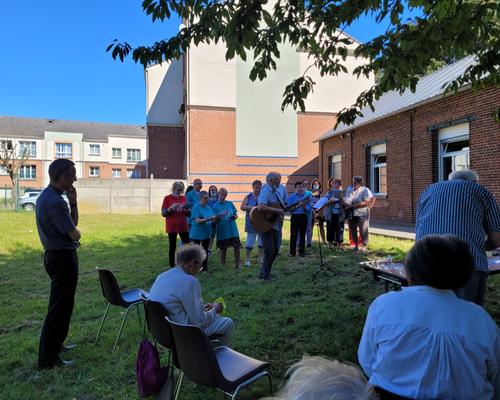 chorale Petits bnheurs a La Briquette