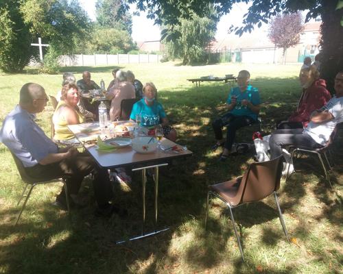 repas lors de la VP Solidarite Quartier la Briquet