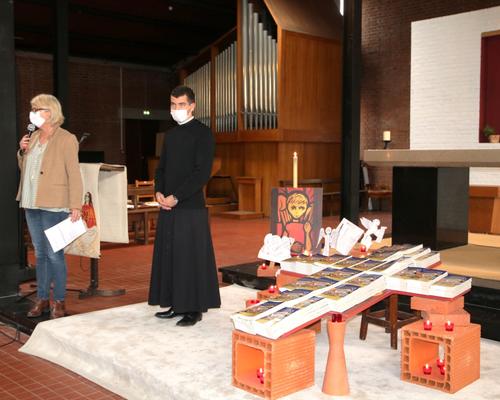 2010_Remise du Nouveau Testament (St-Jean) 40