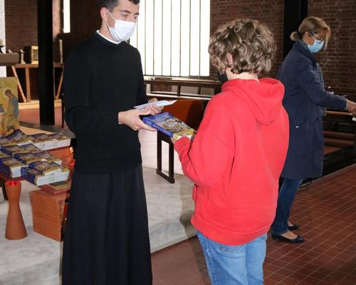 2010_Remise du Nouveau Testament (St-Jean) 49