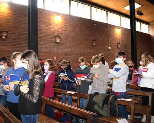 2010_Remise du Nouveau Testament (St-Jean) 54