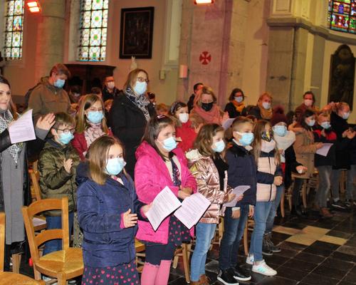 Prêts pour chanter et gestuer