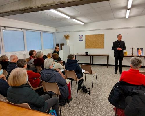 2022-04-01 Mgr et les cathechistes (8)