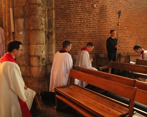 Nous T'adorons ô Christ et nous Te bénissons...