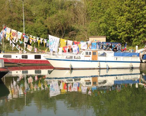 Bateaux pavoisés.