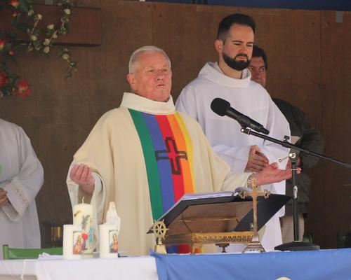 Début de la messe.