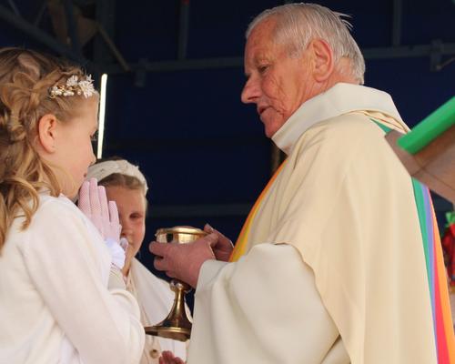 Communion des enfants.