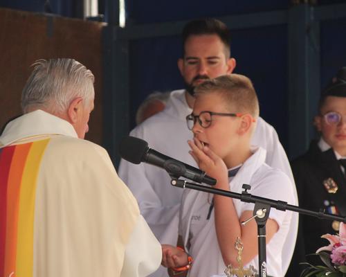 Communion des enfants.