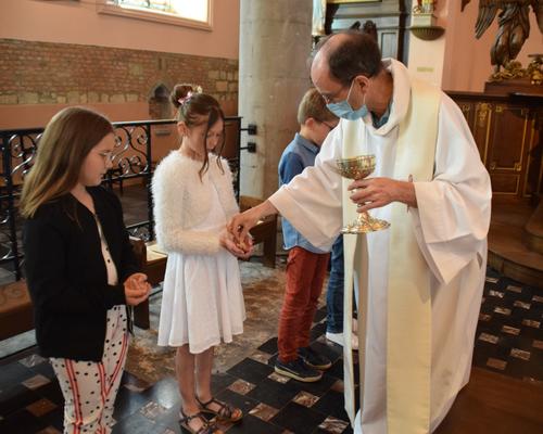 2022-05-14 ils ont reçu le corps du Christ pour la