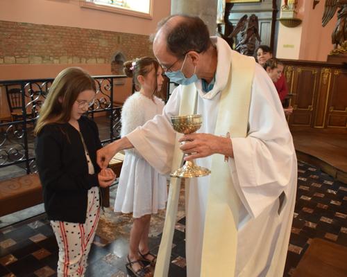 2022-05-14 ils ont reçu le corps du Christ pour la
