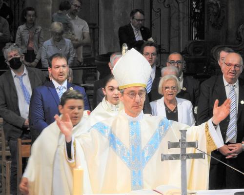 messe diocesaine cath neuvaine NDdG 2022 05 15 (25