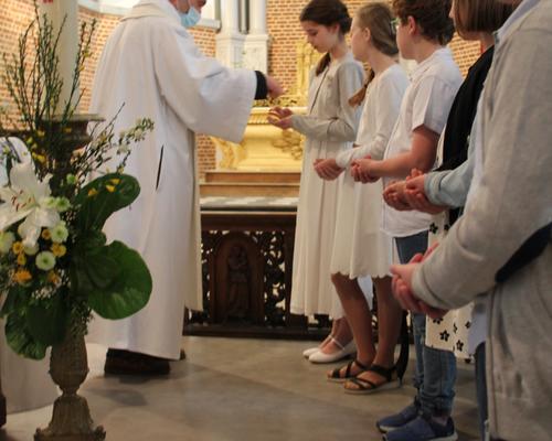 2022-04-23 premières eucharisties à Bousies 76