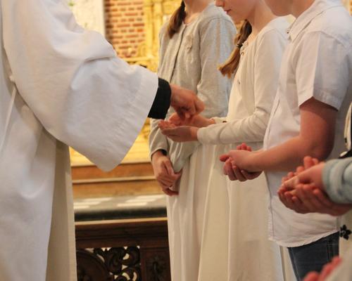 2022-04-23 premières eucharisties à Bousies 78