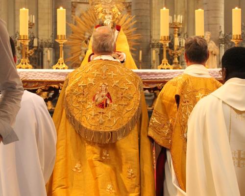 Préparation de la procession