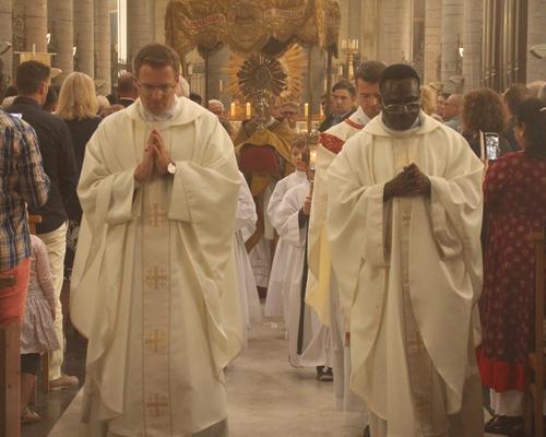 Vers la procession