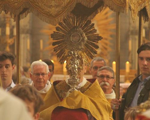 Vers la procession