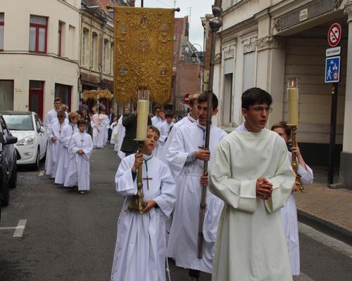 Procession rue des Dominicains