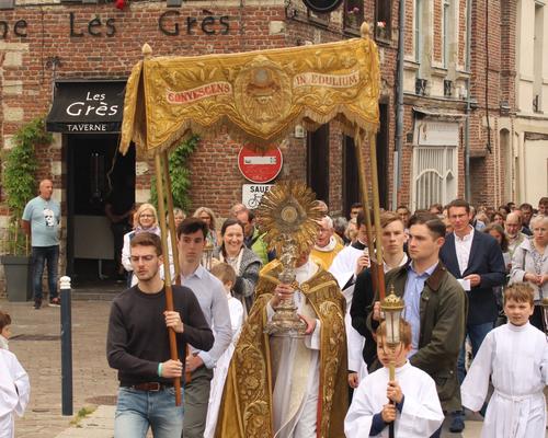 Procession place St-Amé