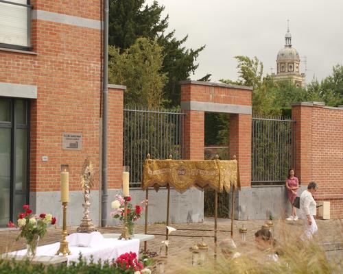 Le reposoir et le clocher de St-Jacques