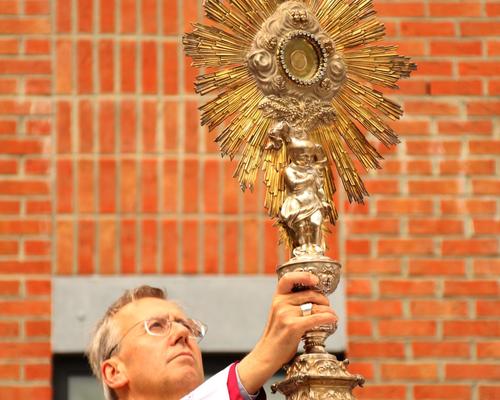 Bénédiction du St Sacrement