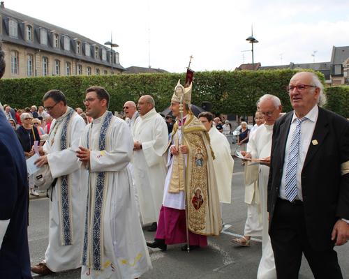 2022 08 15 procession (Th D) (7)