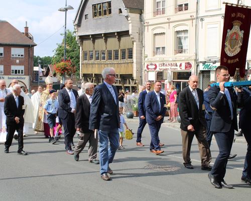 2022 08 15 procession (Th D) (15)