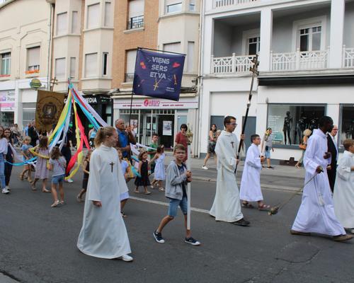 2022 08 15 procession (Th D) (25)