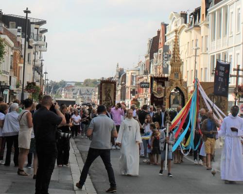 2022 08 15 procession (Th D) (26)