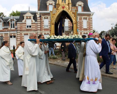 2022 08 15 procession (Th D) (48)