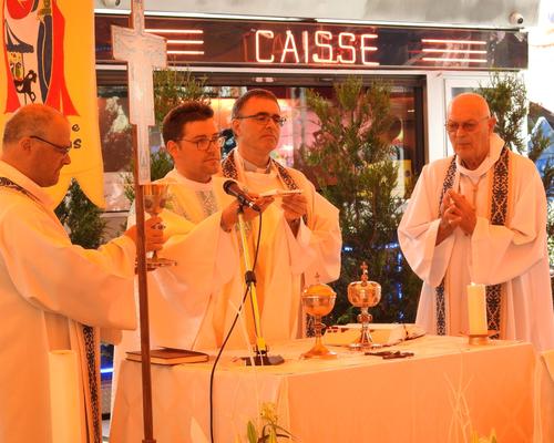 2022 08 16 messe avec les forains  (33)