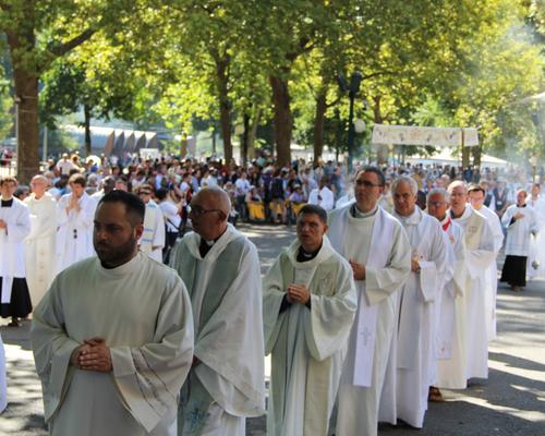 2022.08.19-lourdes-processioneucharistique 4