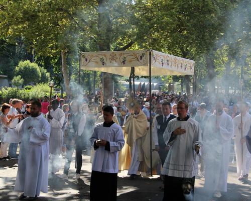 2022.08.19-lourdes-processioneucharistique 5