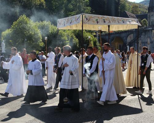 2022.08.19-lourdes-processioneucharistique 6
