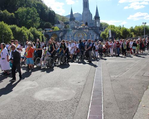 2022.08.19-lourdes-processioneucharistique 11